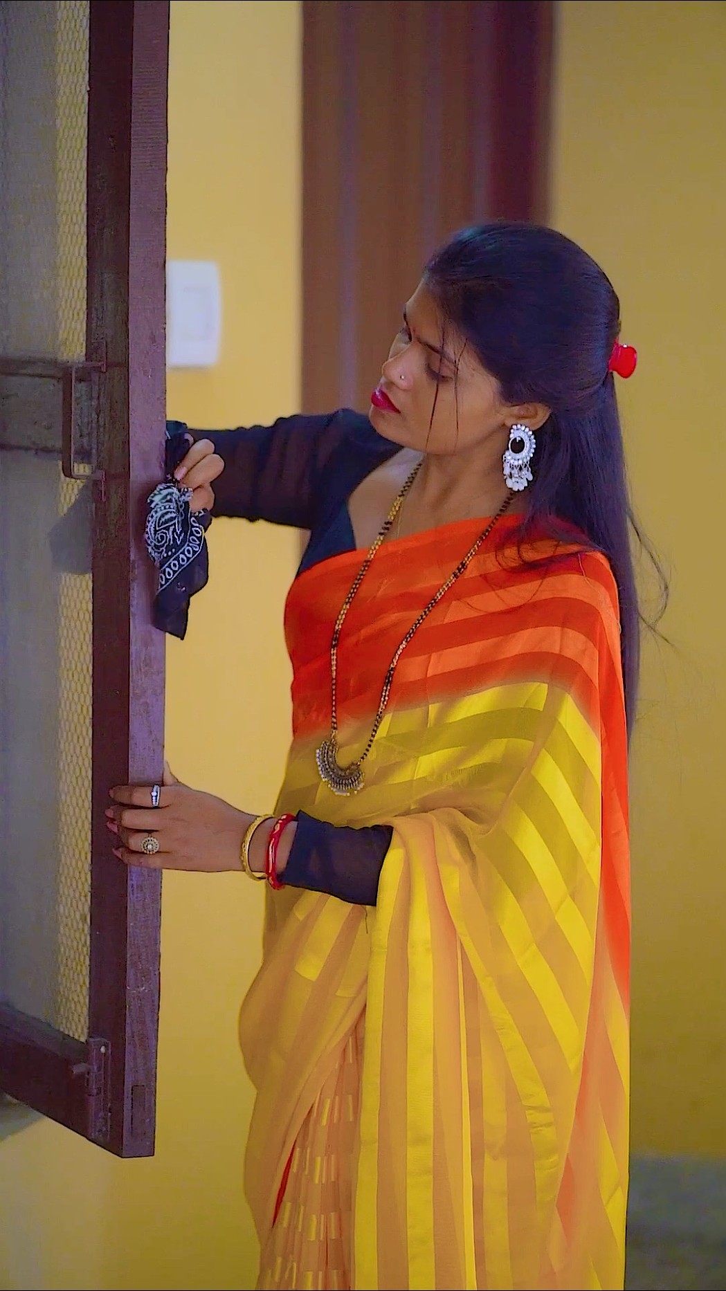 Zindagi jhand ho jaygi ek bar sadi ho gai to