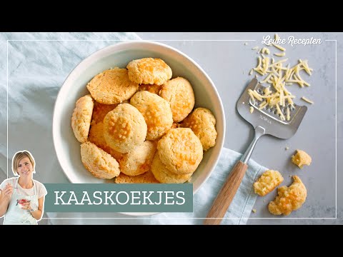 Video: Hoe Om 'n Rollende Kaaskoek Te Maak