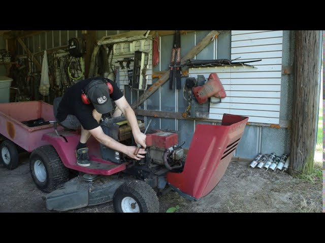 Fatal farvning kort Lawn mower fix. (won't start, backfires through carburetor) - YouTube