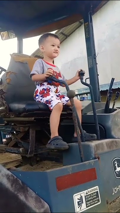 Trying backhoe loader #explore #excavators
