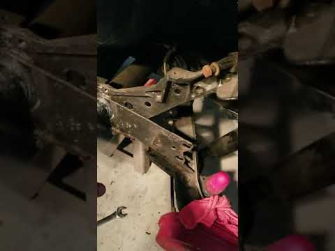 Adjusting the rear torsion bar for ride height 1974 Volkswagen VW Beetle Tyle 1