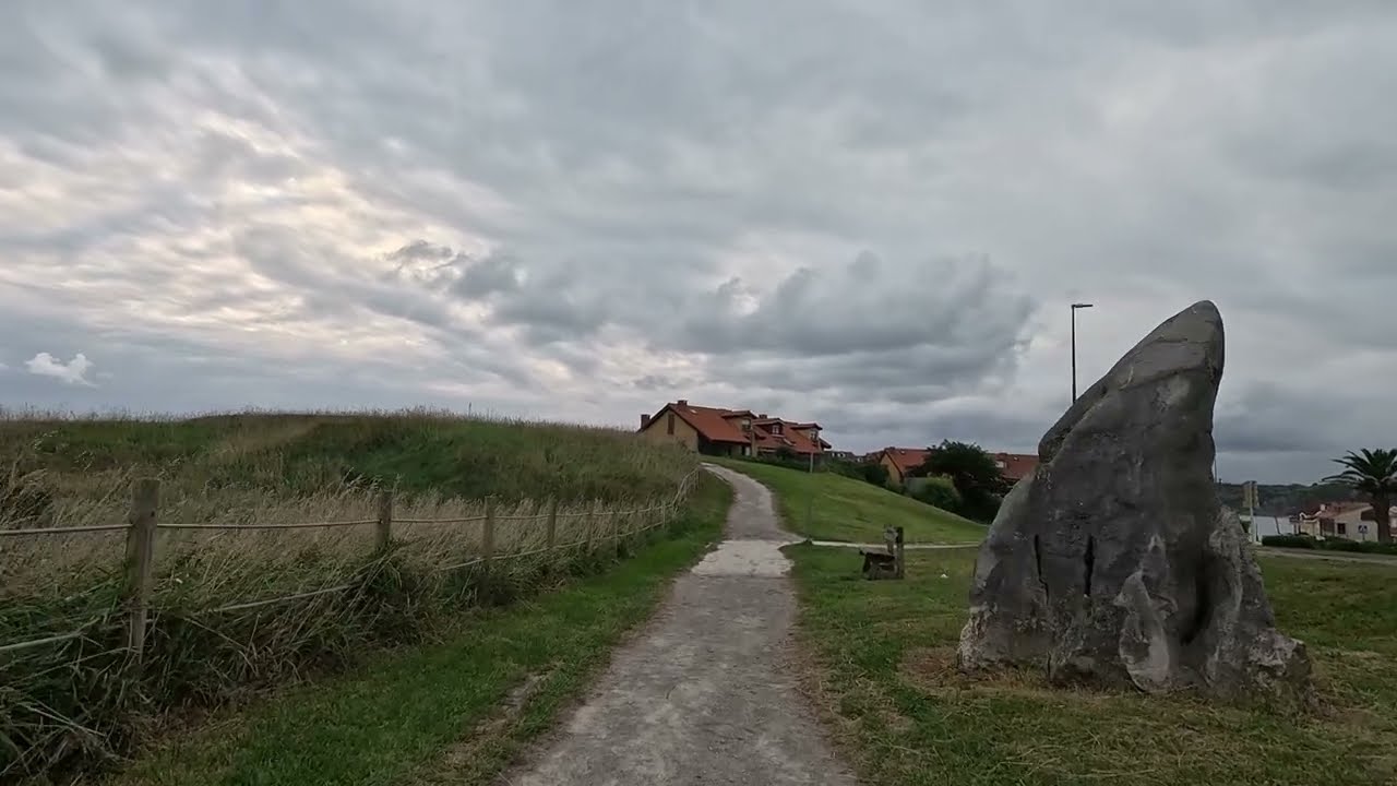 Comillas cantabria walking tour 4k desde moria al puerto. Julio 2025