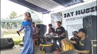 Rika amoy boneka cinta