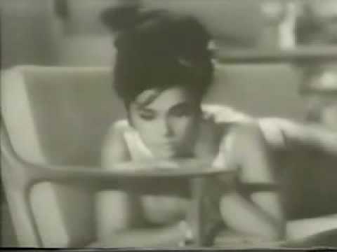 Husn Ikrar Kare - হুস্ন ইকরার কর Music Video Thumbnail in Bengali