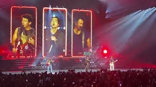 Jonas Brothers Performing S.o.s Live In Las Vegas