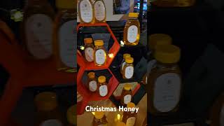 #shorts Christmas Honey Display
#shorts #beekeeping #honey #honeybee #castlehives #ohiobeekeeper #ohiobeekeeping
Little clip of my display selling Honey at a holiday Flea.
Brian #shorts Christmas Honey Display