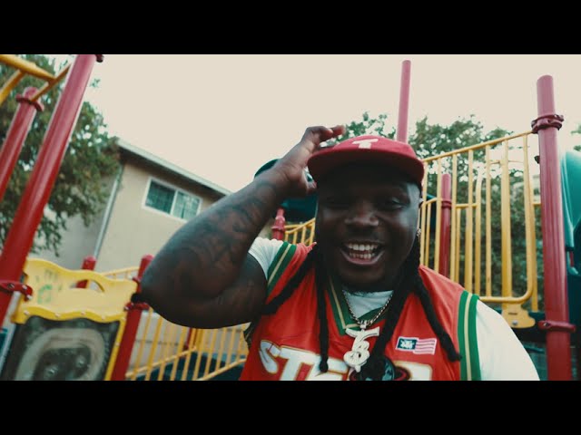 在 YouTube 上观看 DSteez- Belly of the Beast (Official Music Video)Dir:Shootsomething {Prod by Doug}