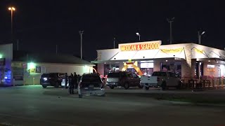 2 men shot at NE Houston sports bar after fight breaks out