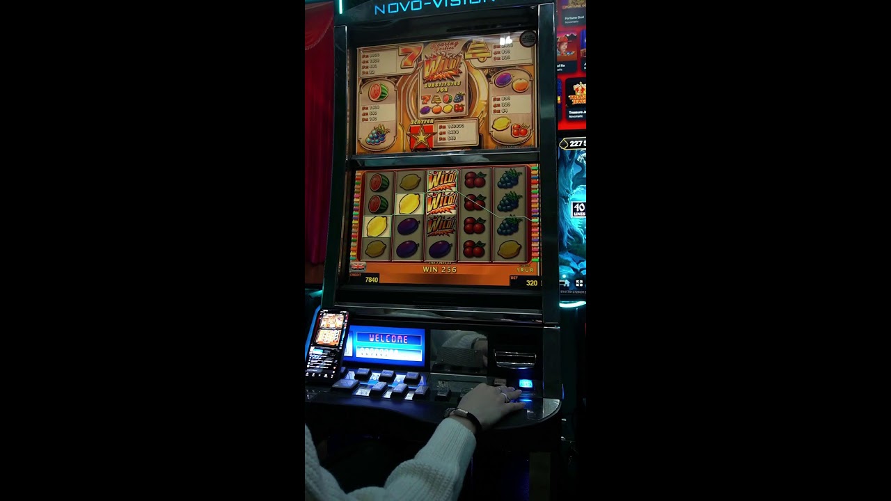 Ловим шарики LUCKY  LADY CHARM