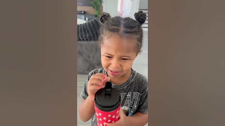 Dad catches little sister crying because  big sister did this #shorts