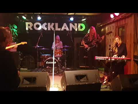 Blues Pills California