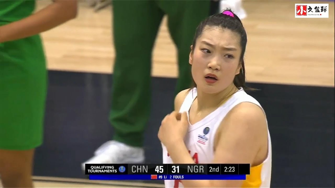 气人！裁判疯狂打压中国女篮，万万没想到李梦化身女库里狂打脸！