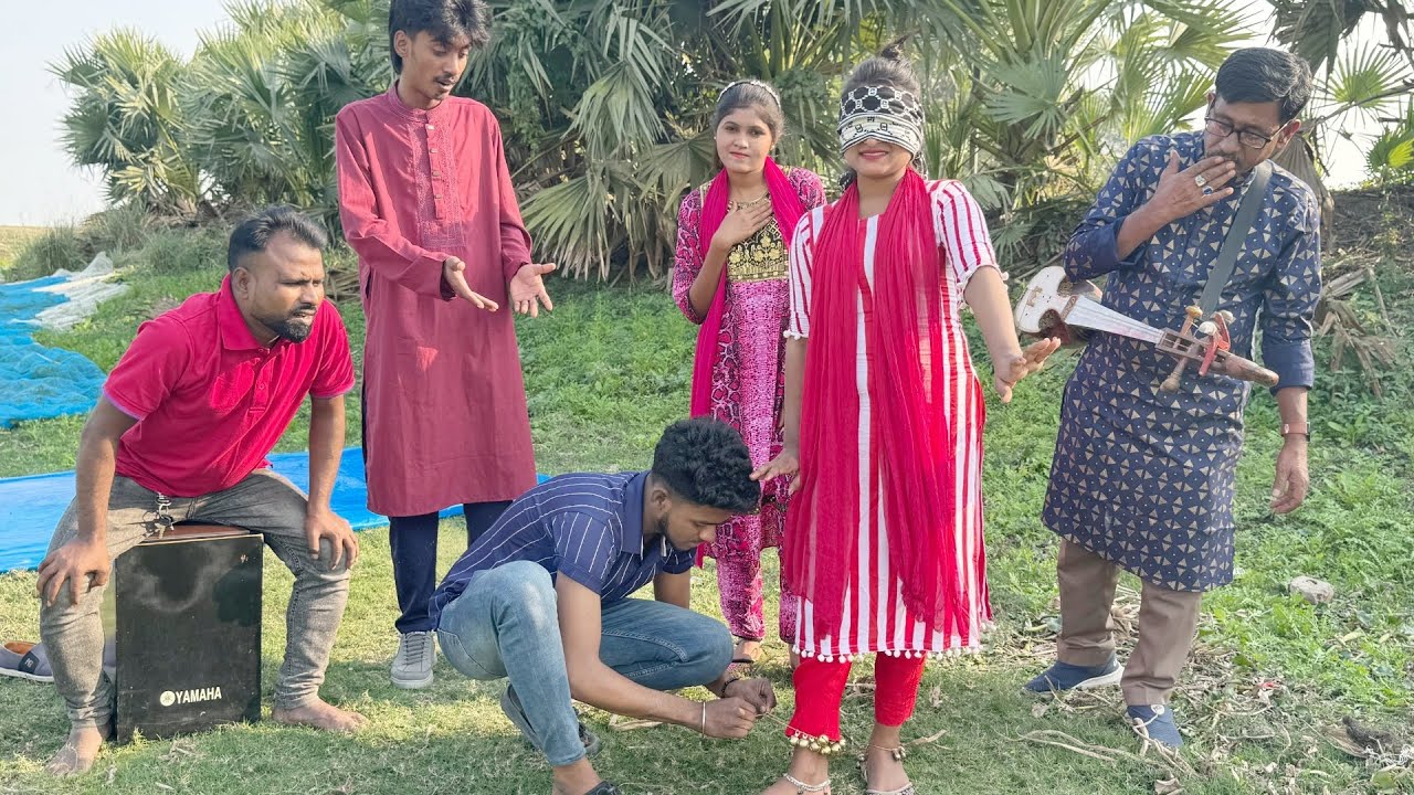 থাকবে চোখ বাঁধা পায়ে বেধে দিবে ঘুগড়ি।সঠিক নাম বলার চ্যালেঞ্জ বিপ্লব,শোভা,মনির,রিয়া বিনোদনে ভরপুর