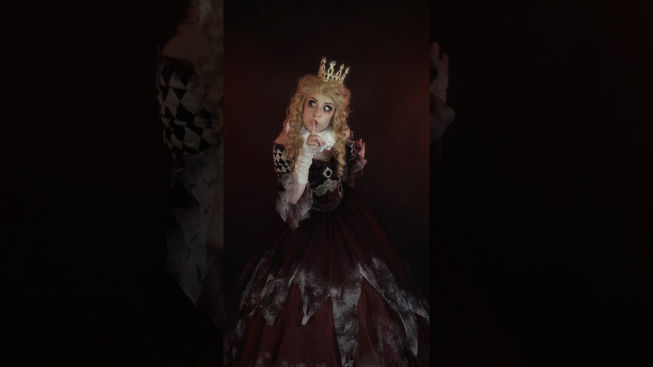I imagine the original Alice would either take the new “Alice” under her wing or lead her astray 👑