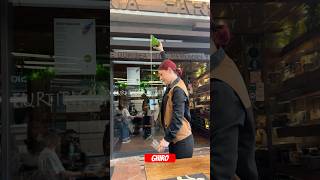 Así se sirve la sidra en Oviedo Asturias