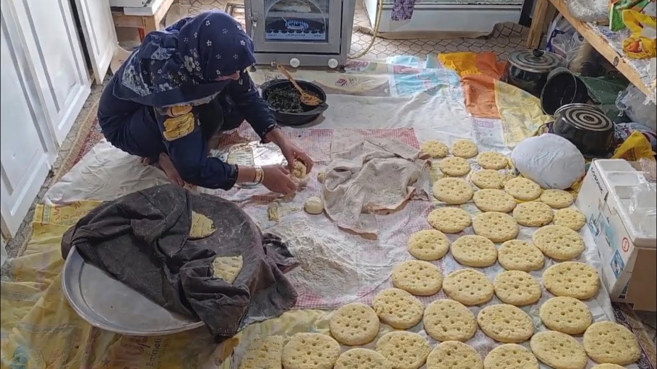 Round and delicious breads in the style of an Iranian village