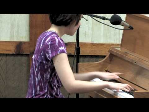 Stephanie Trick plays Anitras Dance by Grieg stride piano