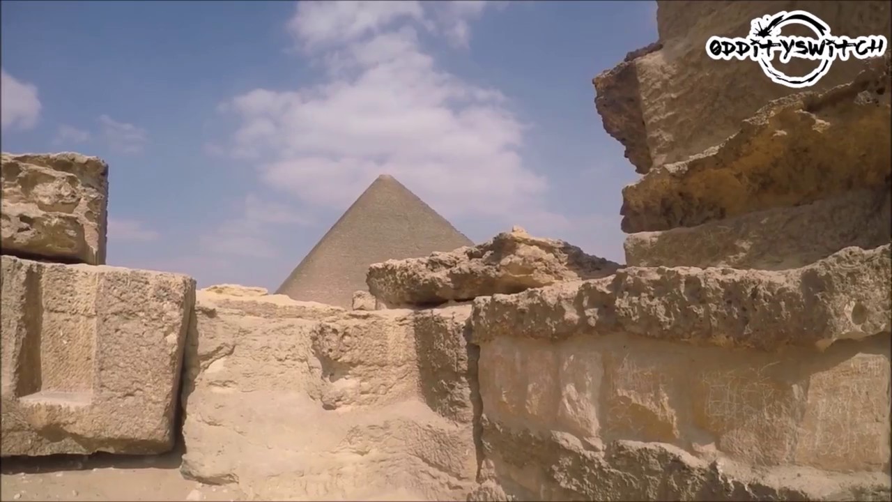 Egypt // Giza // Climbing the Bent Pyramid // Climbing the Great