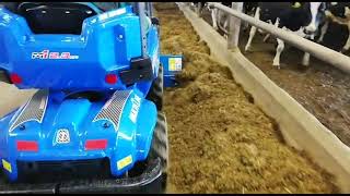 Feed pusher on MultiOne mini loader
