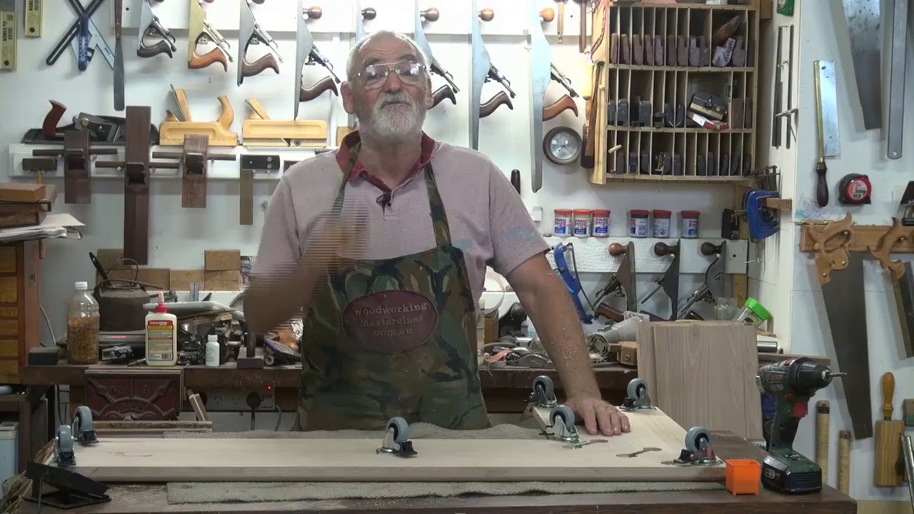 Router Work on the Kitchen Blender Bench - YouTube