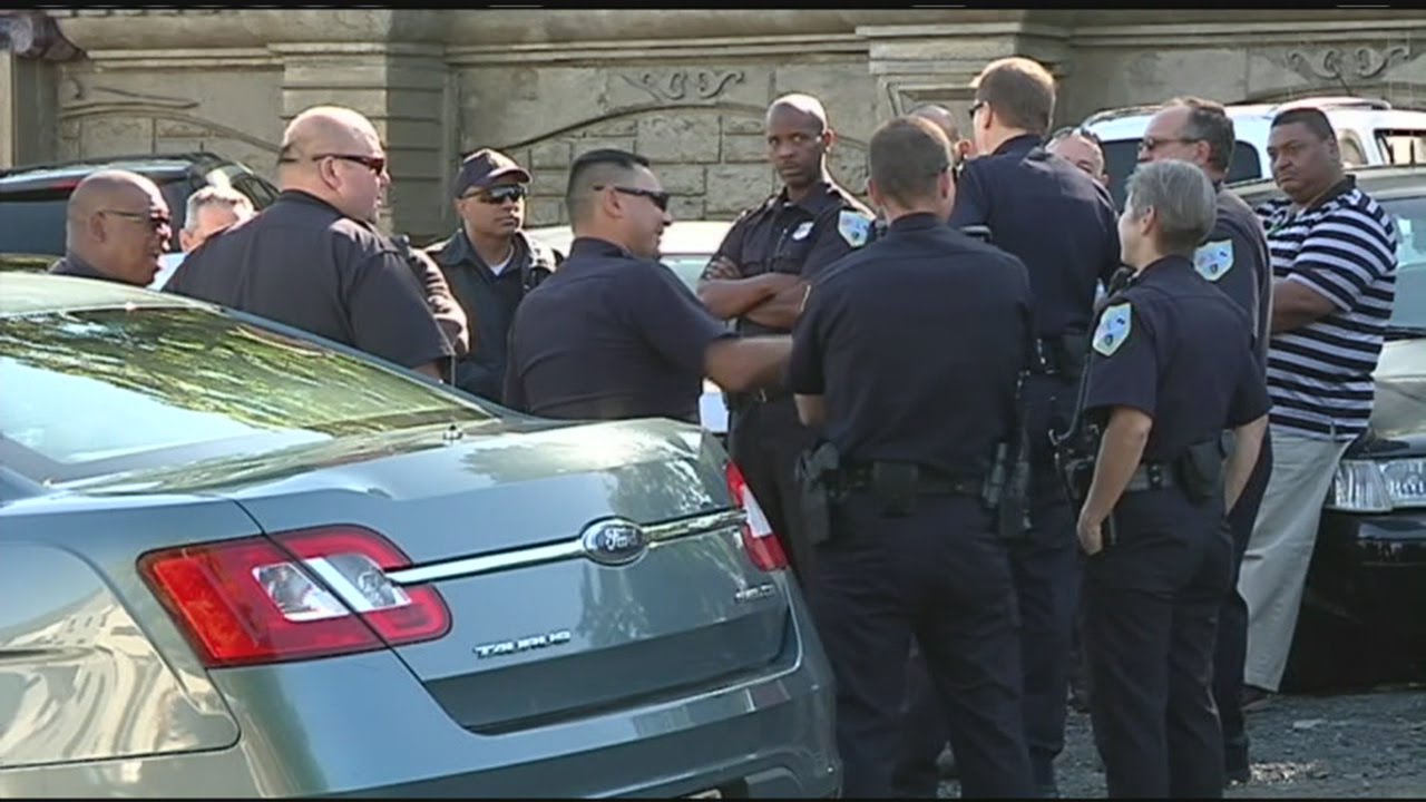 Code Enforcement Police Code enforcement, police officers conduct neighborhood sweep - YouTube