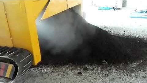 Crawler type compost turner Video