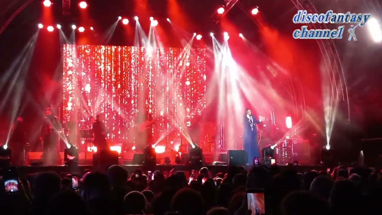 ΡΙΑ ΕΛΛΗΝΙΔΟΥ  - Η ΤΡΑΓΟΥΔΙΣΤΡΙΑ ΤΟΥ ΛΑΟΥ