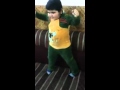 Vdeo divertido. Nio bailando.