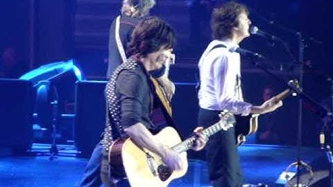 Paul McCartney - A Day In The Life/Give Peace A Chance