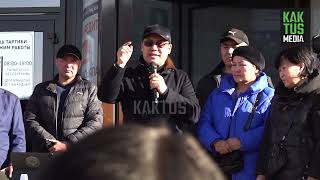 Садыр Жапаров приехал на рынок «Дордой» и выслушал продавцов