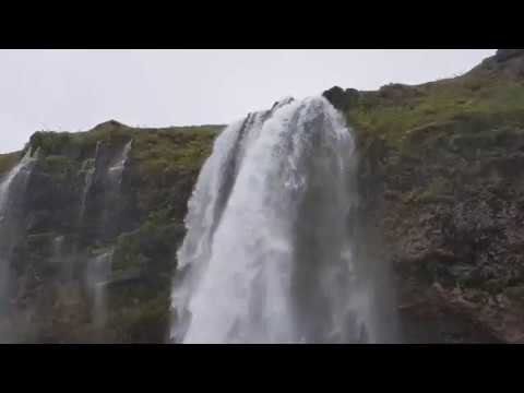 Wideo: Wodospad Seljalandsfoss: Kompletny przewodnik