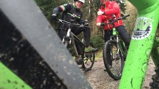 Mit Matsch und Motor – Micha auf dem E-Mountainbike