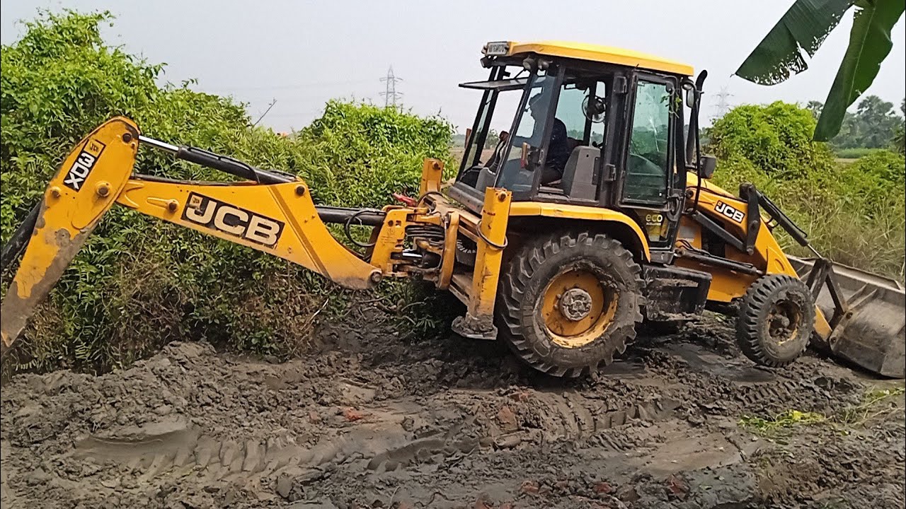 Jcb track mitti loding - YouTube
