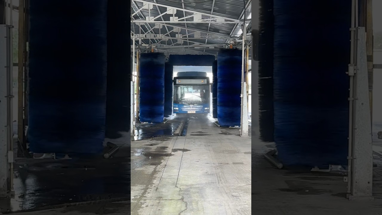 Тбилиси. Утро. Автобаза N2. «Банные» процедуры у автобусов MAN. 