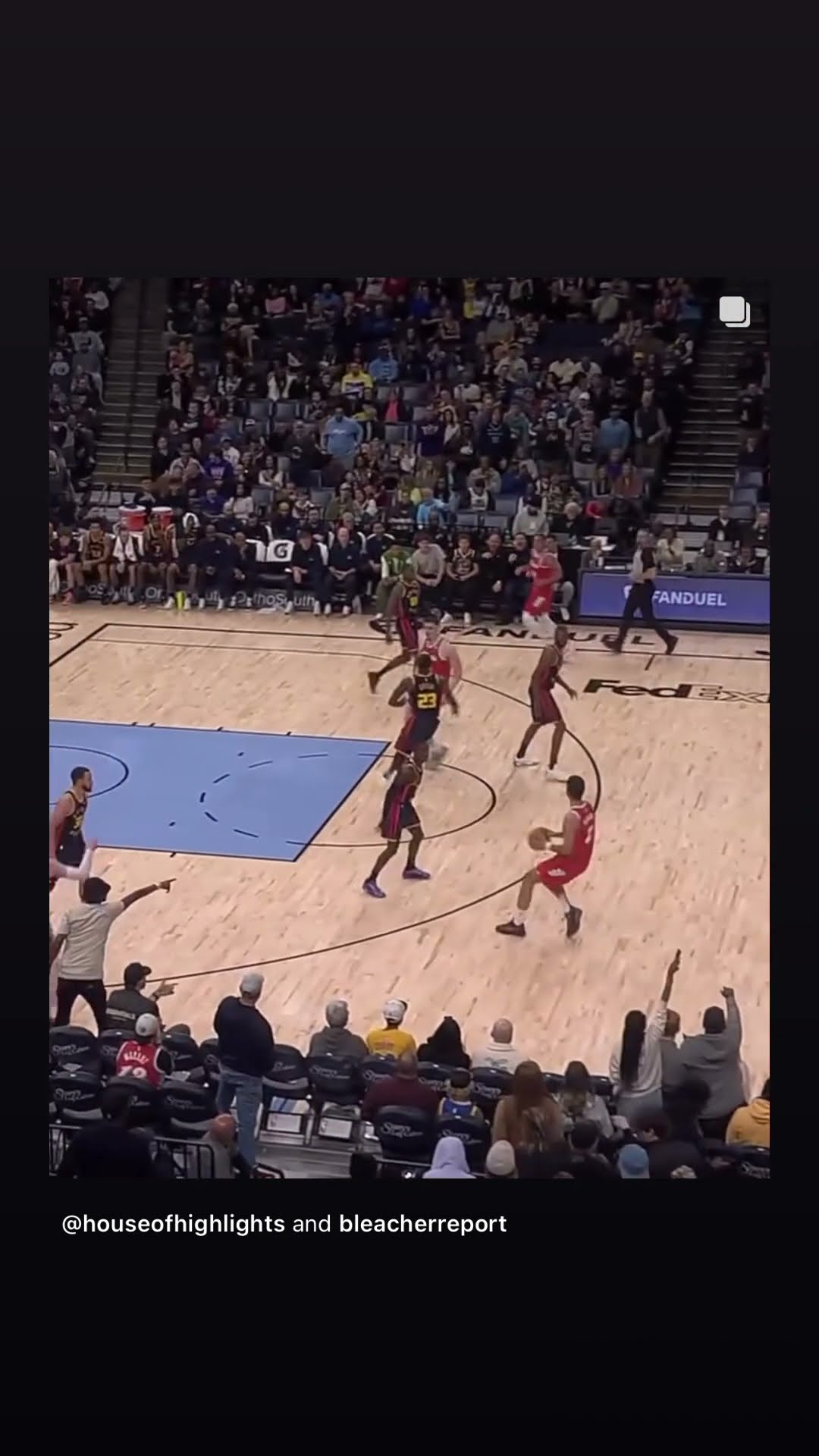 Ja blocks Dray #hoodnews #jamorant #memphisgrizzles #warriors #draymondgreen #block #omg #how #wow