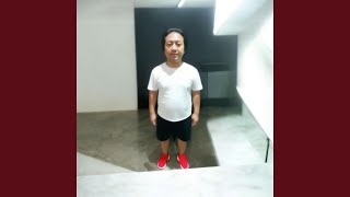 BERDEBAR HATIKU MELIHAT SENYUM MANISMU