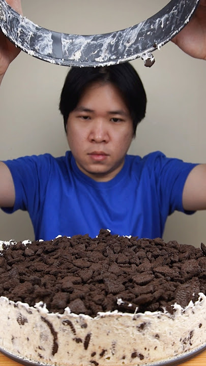 EATING OREO ICE CREAM CAKE #asmr #mukbang