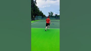 Attacking a cross-court forehand 🎾