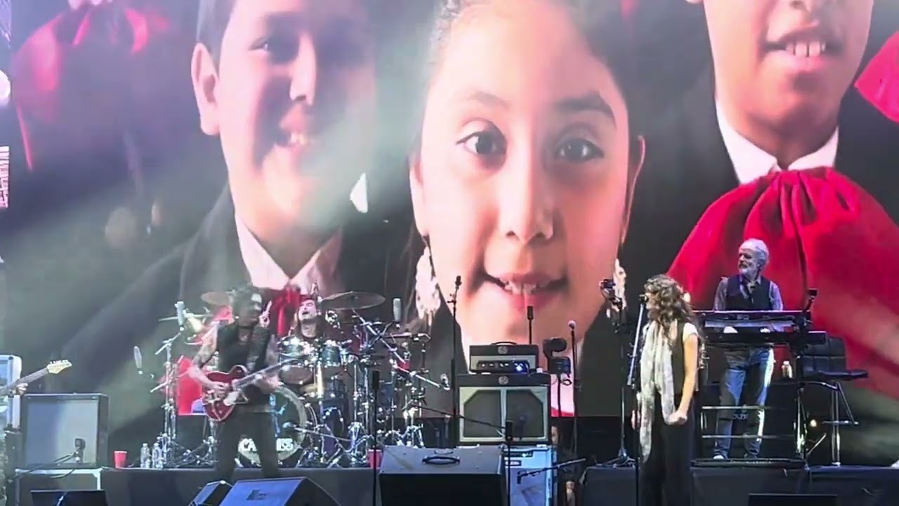 Caifanes & Zoey Hernández / Ayer me dijo un ave