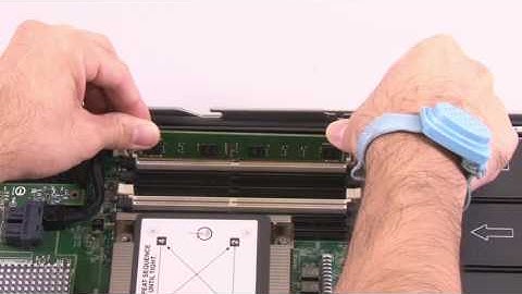 Lenovo System x3550 M5 installing a DIMM