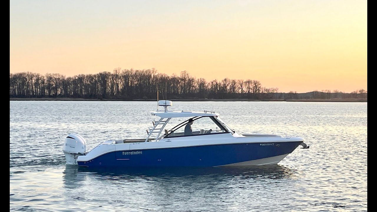 2019 Everglades 340 DC - For Sale with HMY Yachts