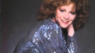 Watch Reba McEntire Out Of The Blue video