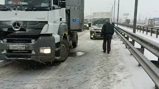 Авария на Симферопольском шоссе с участием фуры. 24.11.2023