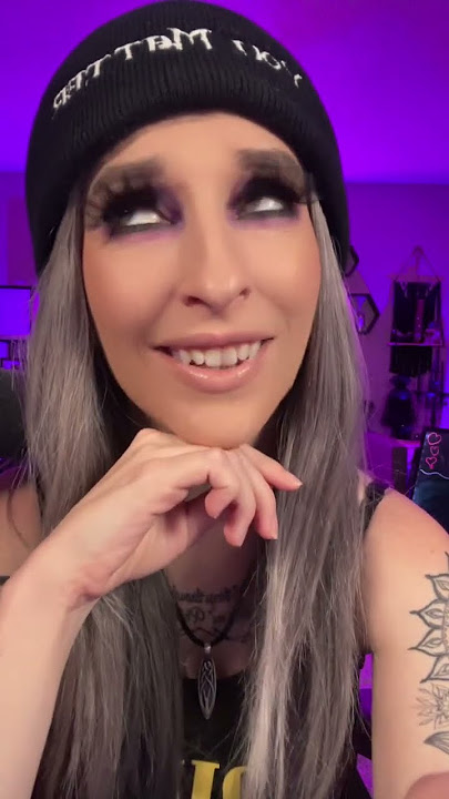HOLD STILL!  #emogirl #silverhair #emo #gamergirl #tattoos #egirl #twitchstreamer #grunge