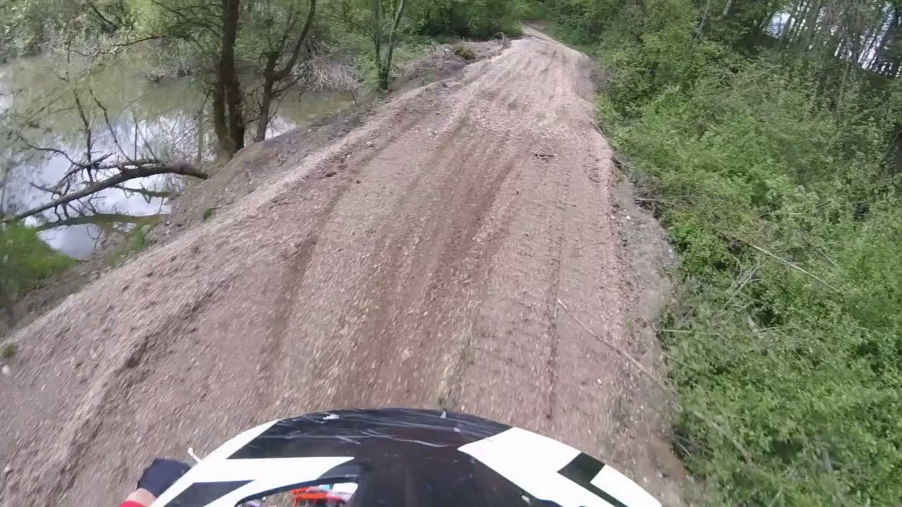 KTM Freeride E-XC. Riding the gravel pit