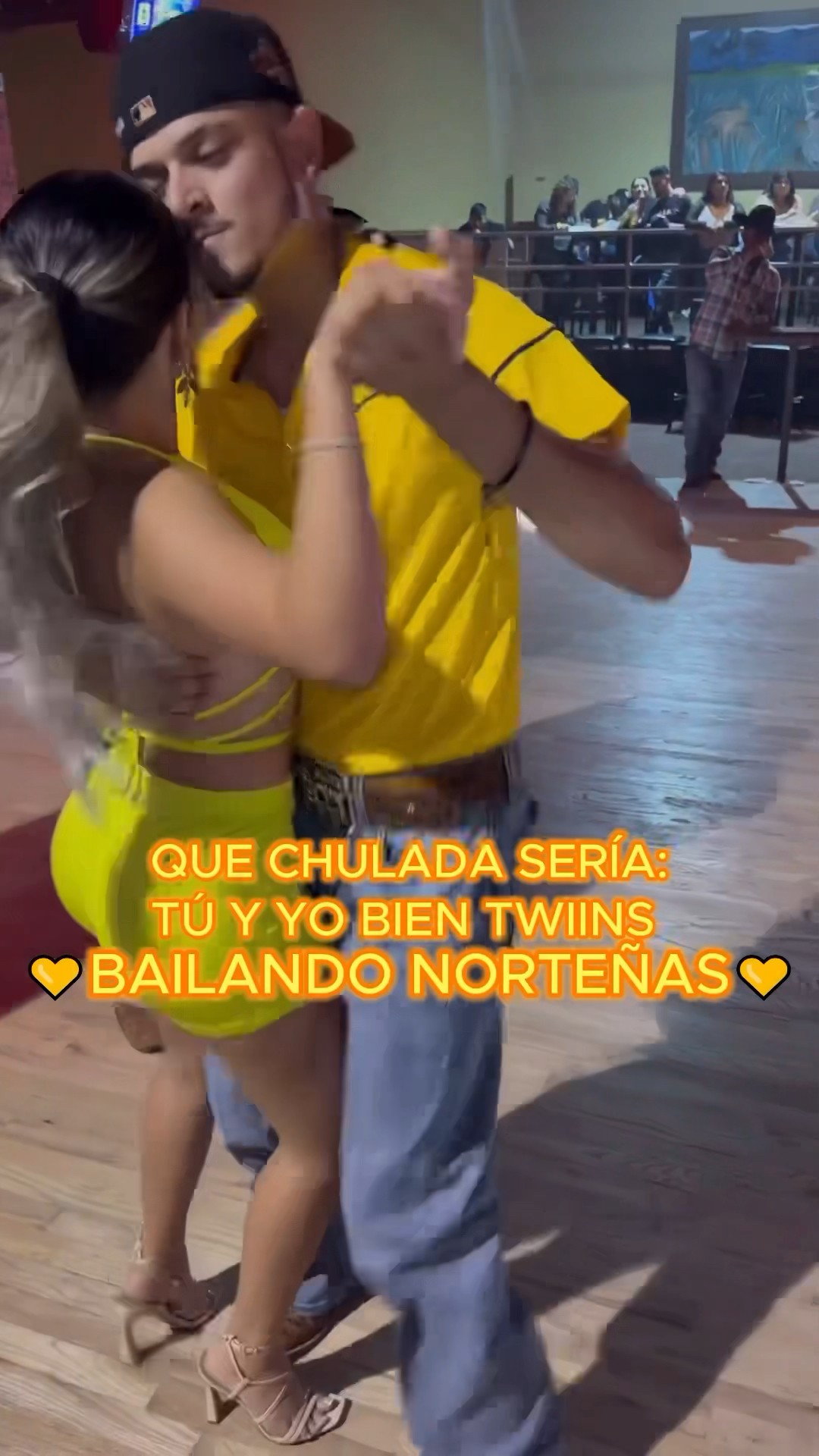 Bailando Norteñas Bien Twiins ???