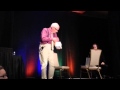 Lubor Fiedler performs Gozinta Boxes at Magic Live の動画、YouTube動画。