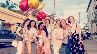A Surprise Champagne Stroll!