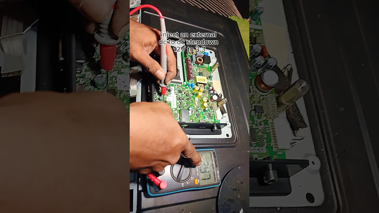 Lampu indikator hanya menyala hijau. 