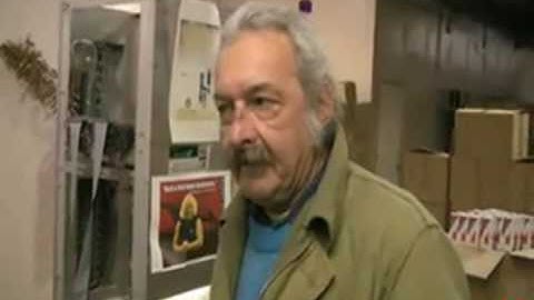 Electro-Harmonix - EHX Factory Tour - Video by Boing Boing TV